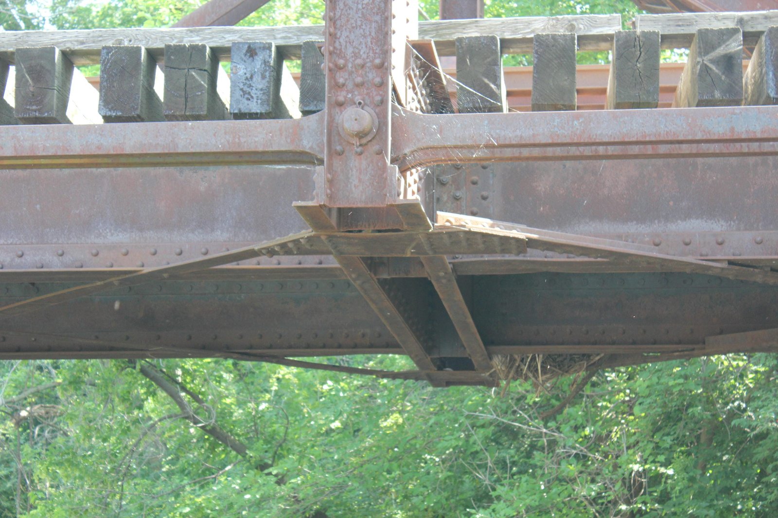 Lower connection